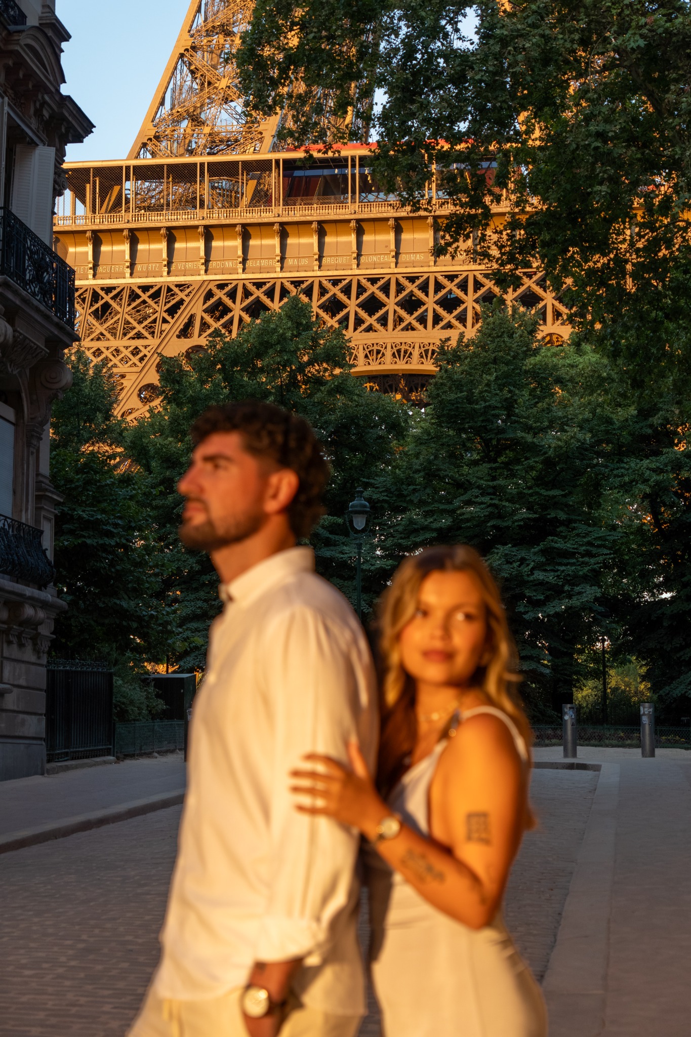 Couple photographed near the Eiffel Tower