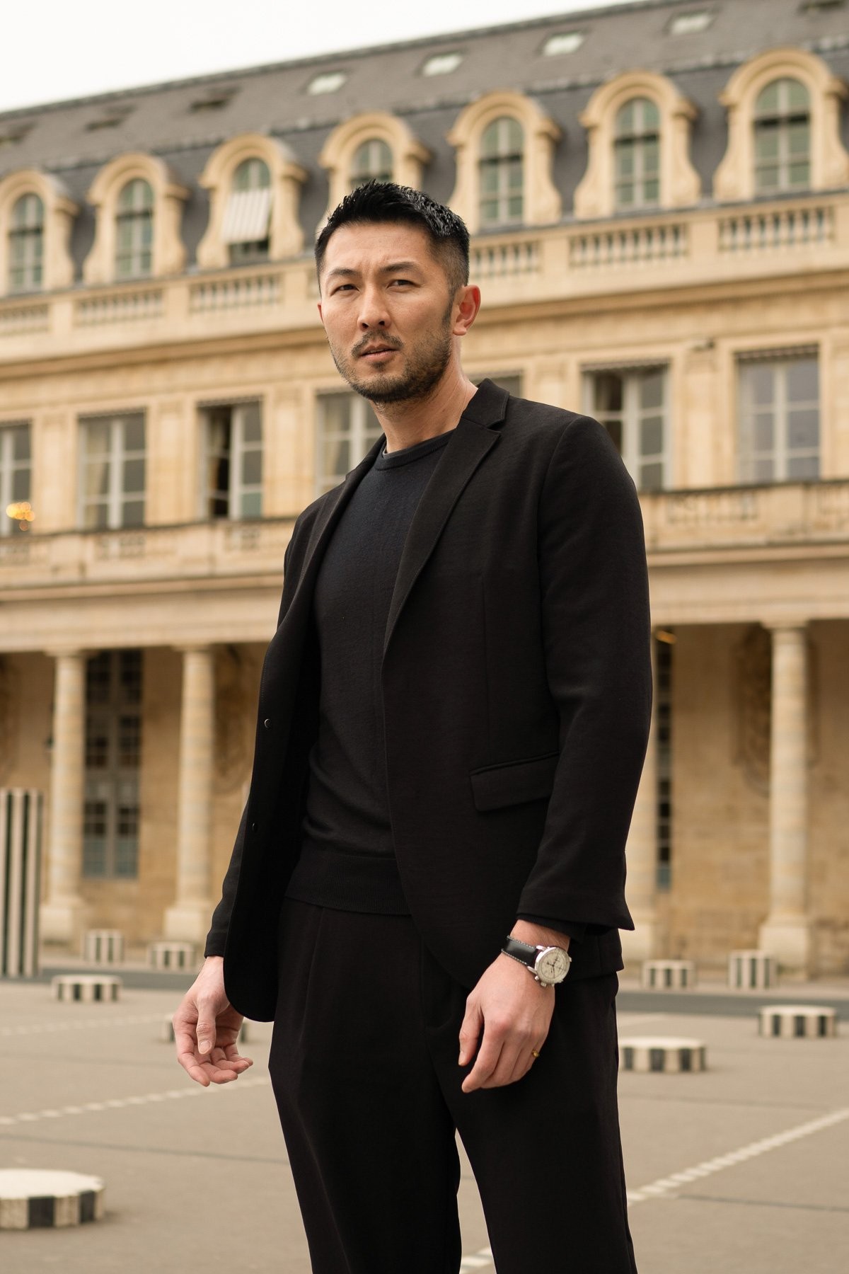 Solo traveler portraits in Paris