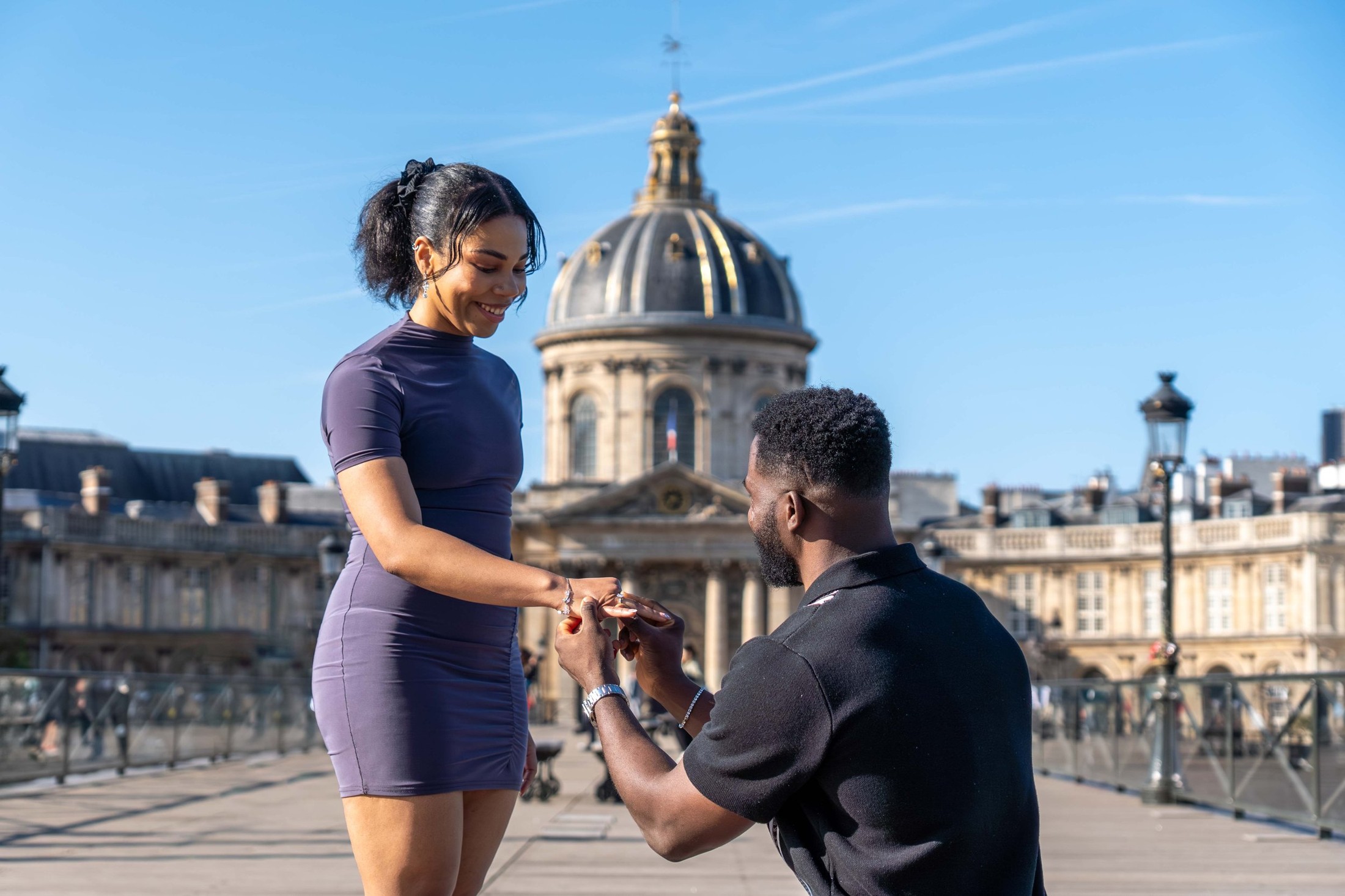 Couples and proposals in Paris