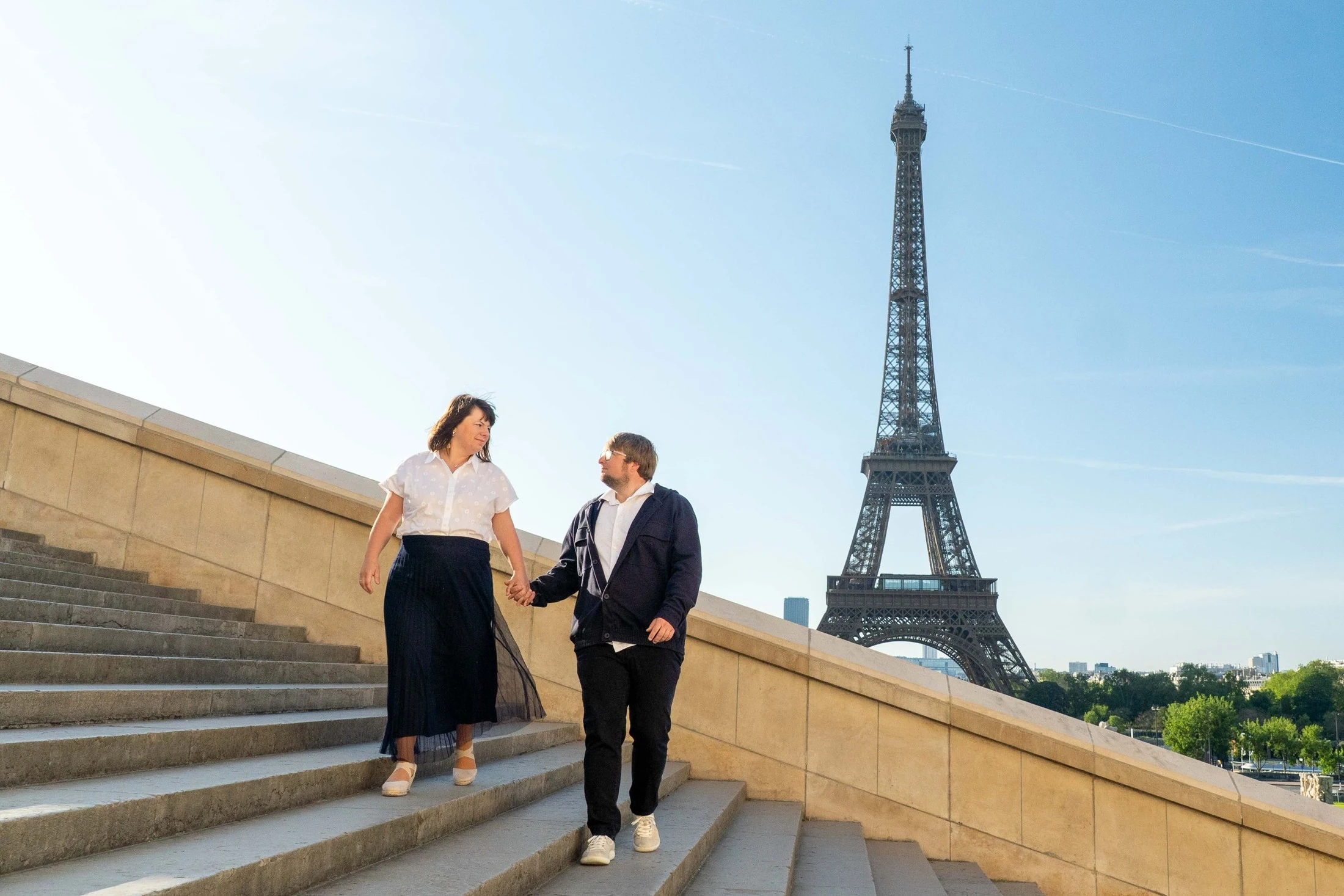 Couple photographed during an Eiffel Tower photoshoot in Paris