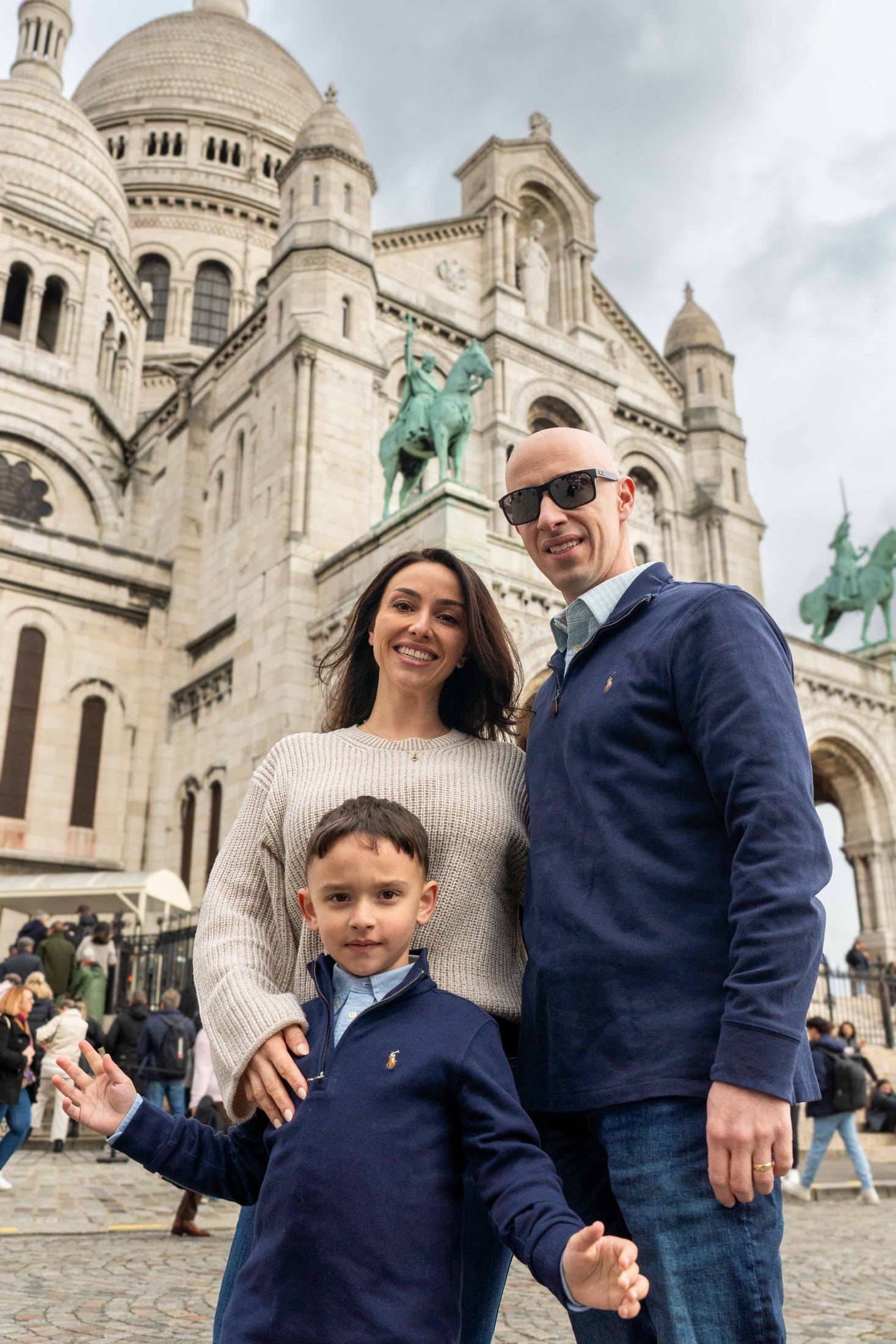 Family portrait session in Paris