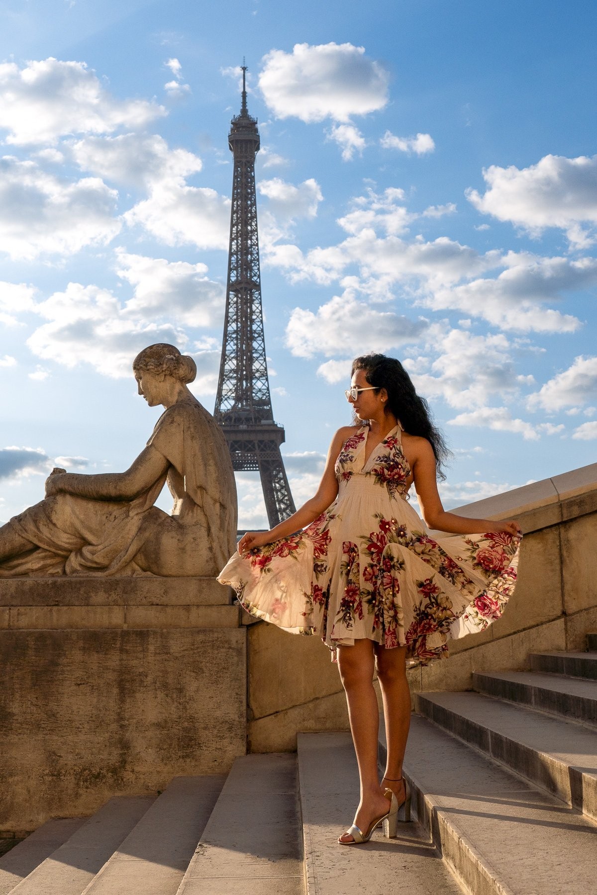 Solo traveler portraits in Paris